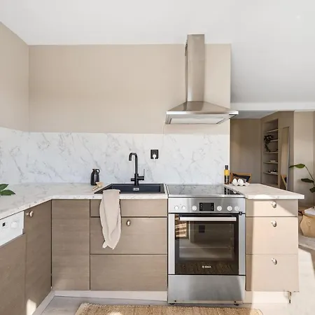 Toppleilighet På Sandviken Med Balkong *