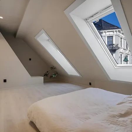 Toppleilighet På Sandviken Med Balkong *