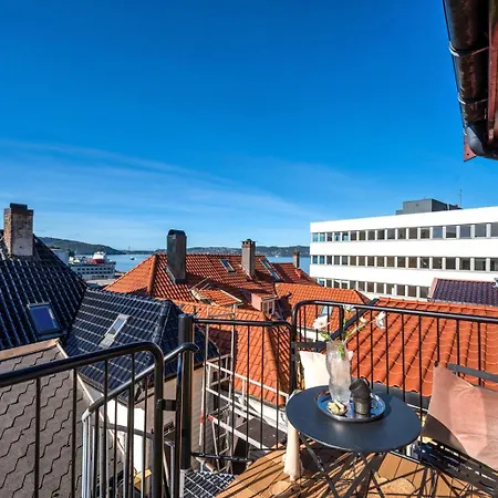 Toppleilighet Pa Sandviken Med Balkong Apartament *